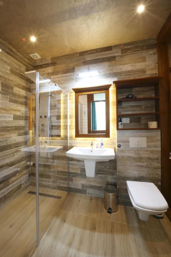 Virag Apartman Luxury Odorheiu Secuiesc Exteriér fotografie